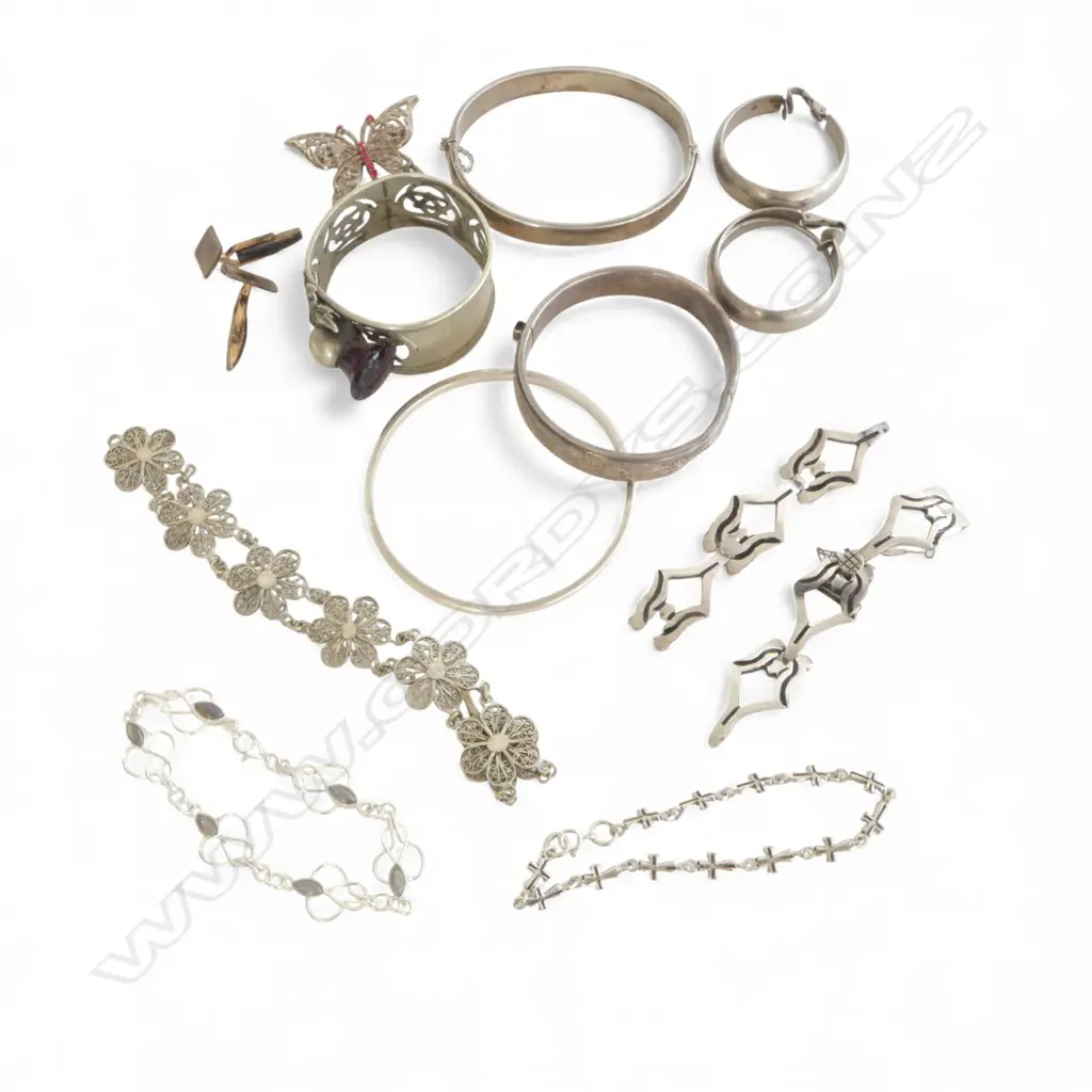 ASSORTED STG SIL JEWELLERY [SOME SCRAP OR REPAIR] TW APPROX. 227gms Image 1++