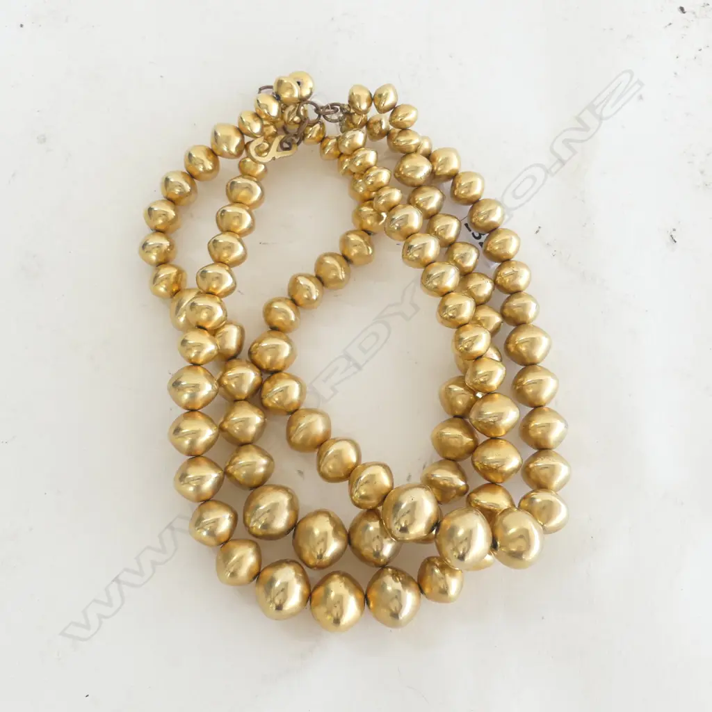 GOLD TONE 3 STRAND COSTUME NECKLACE L.490mm Image 1++