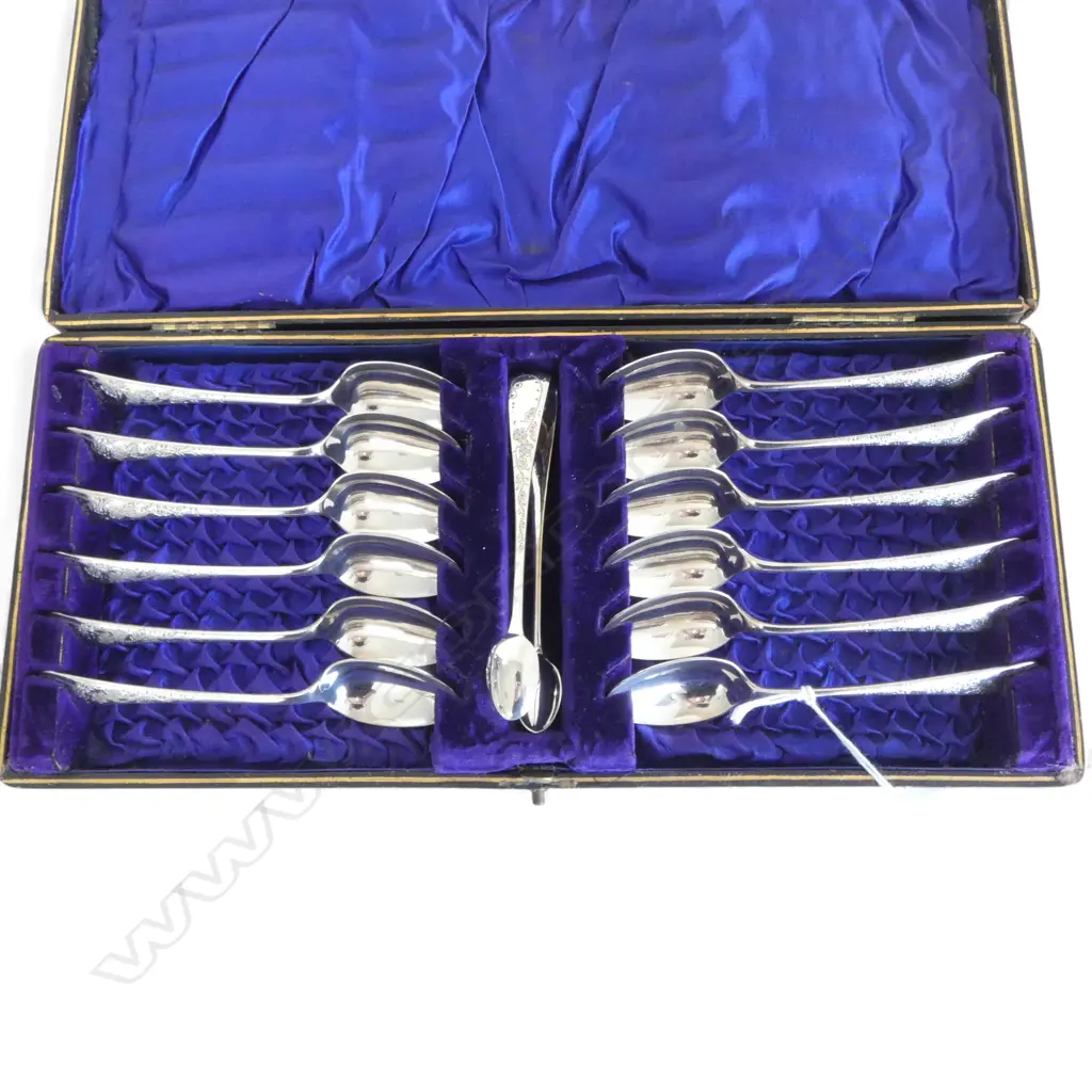 BOXED SET 12 VICTORIAN EP TEASPOONS & SUGAR TONGS Image 1++