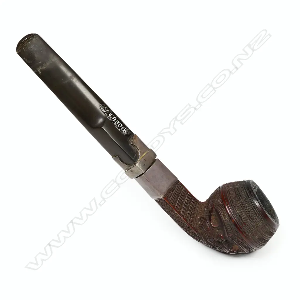 Tene Waitere Māori 'Kia-Ora' carved pipe, Image 1++