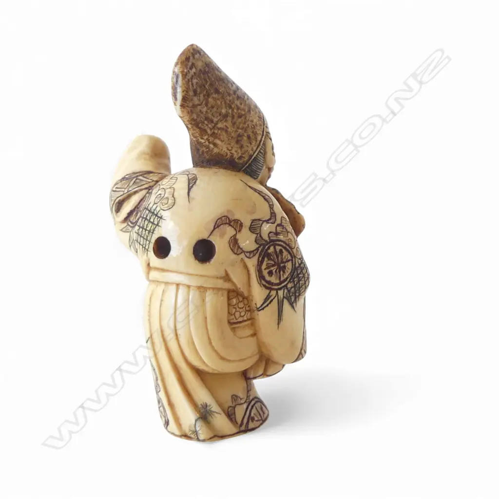 MEIJI PERIOD IVORY NETSUKE fan maker, signed H.50mm Image 1++