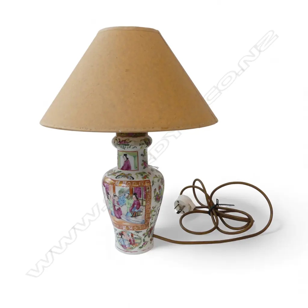 ANTIQUE CHINESE FAMILE ROSE CHINA VASE CONVERTED TO A TABLE LAMP H230MM Image 1++