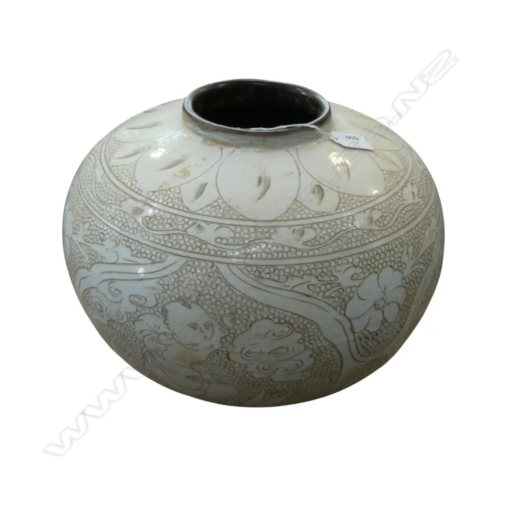 ORIENTAL SQUAT VASE with incised decoration H.280mm Image 1++