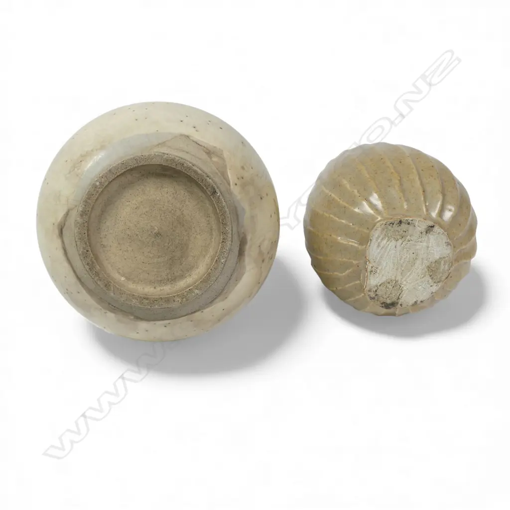 TWO ASIAN STONEWARE PCS; JAPANESE VASE w VERTICAL STRIATIONS (H.130mm) & KOREAN BOTTLE, SLIP DECORATION (H.150mm) faults Image 1++