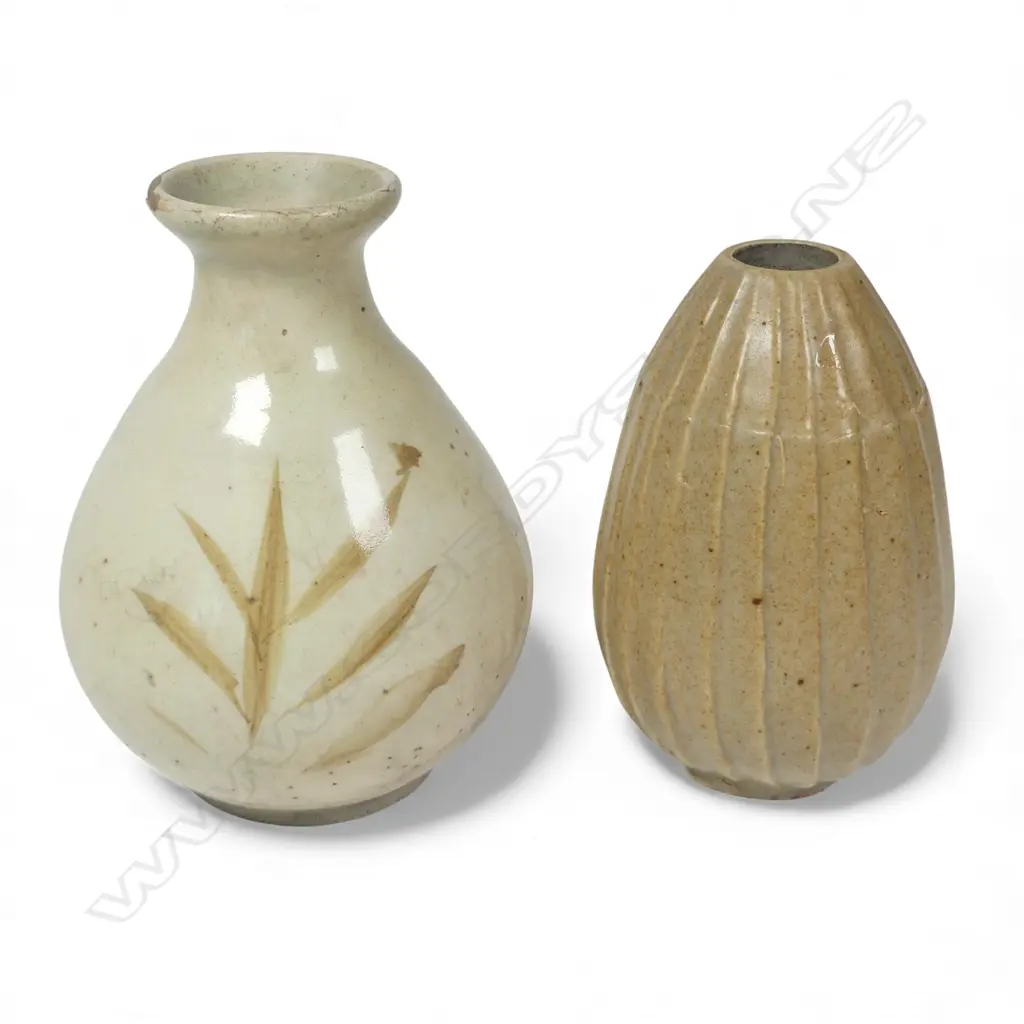 TWO ASIAN STONEWARE PCS; JAPANESE VASE w VERTICAL STRIATIONS (H.130mm) & KOREAN BOTTLE, SLIP DECORATION (H.150mm) faults Image 1++
