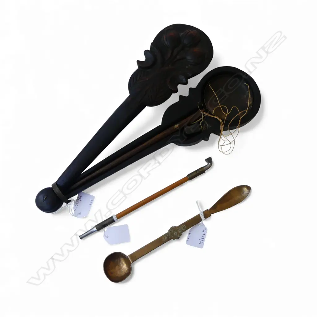 CHINESE VINTAGE WOOD CASED SCALES L360MM OPIUM PIPE L210MM & BRASS SPOON L235MM Image 1++