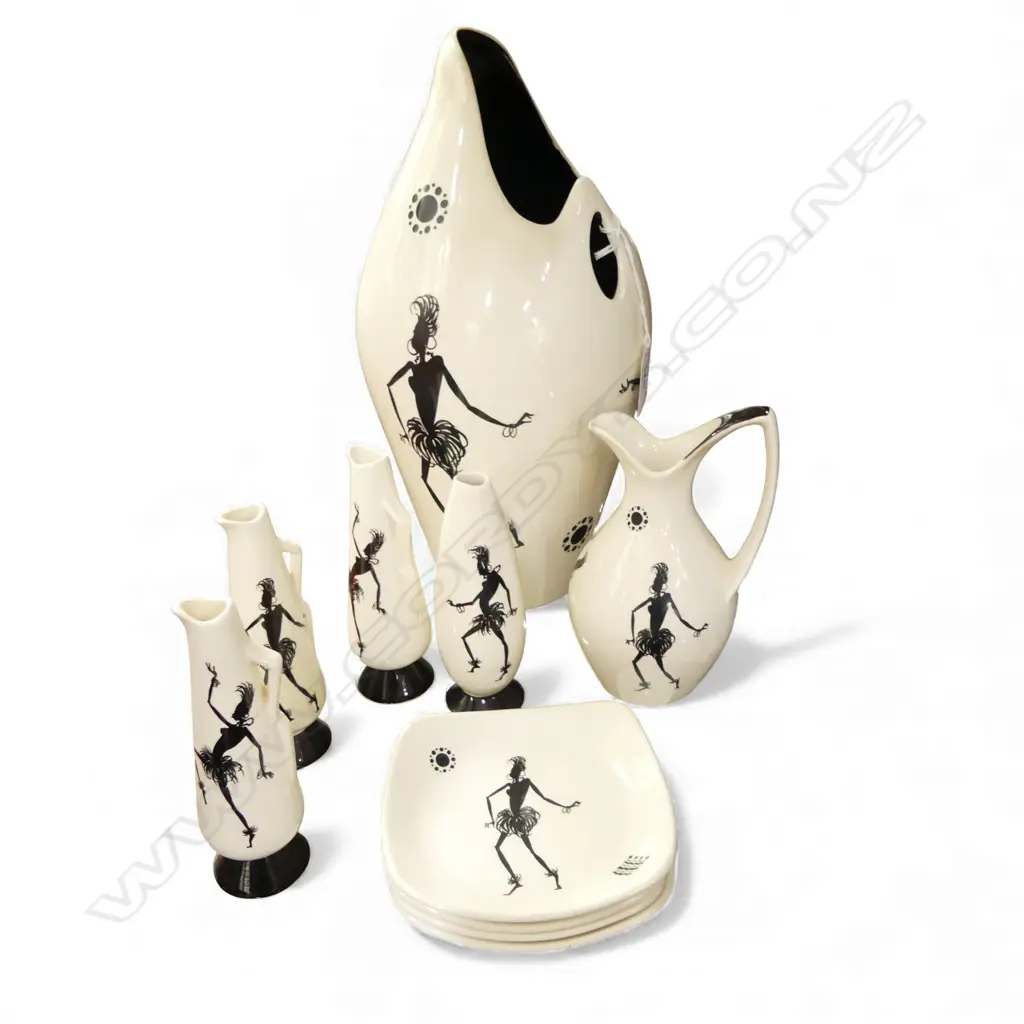 10 PCS VINTAGE WADE 'ZAMBA' WARE; 4 PIN DISHES, 4 BUD VASES, SML JUG & LRG VASE, H.300mm Image 1++