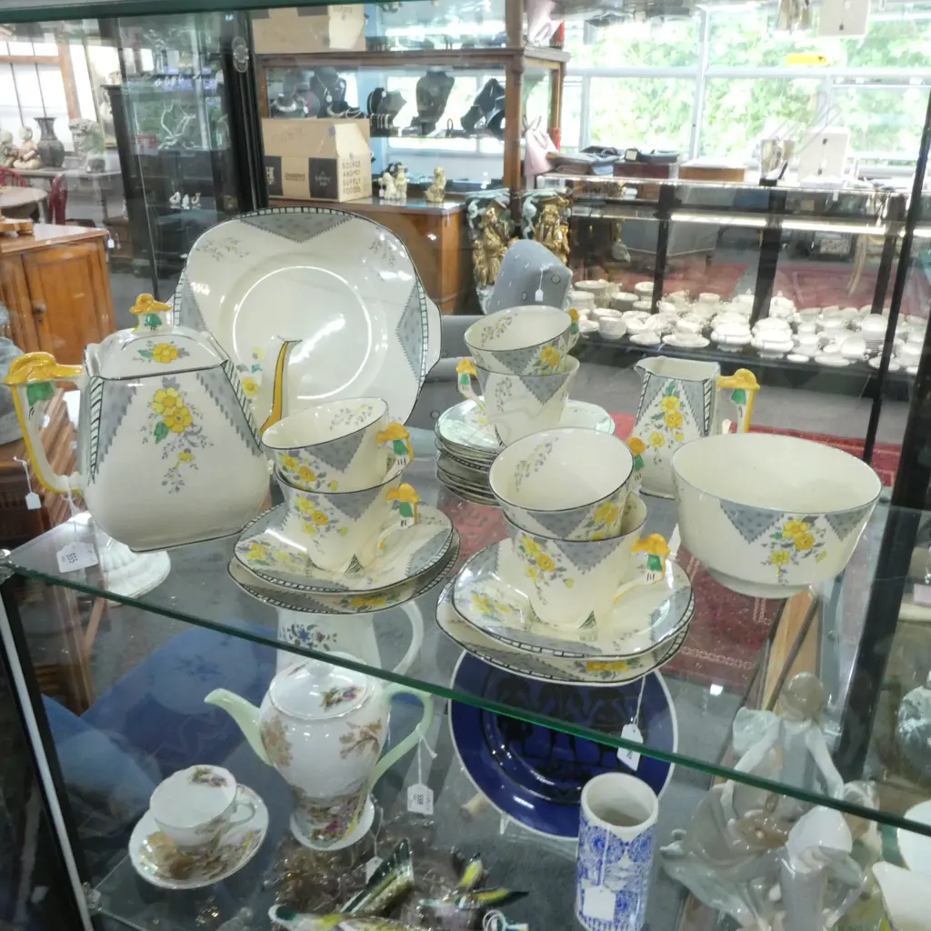 BURLIEGHWARE DECO TEASET TEAPOT C/SUGAR CAKE PLATE & 6CSPS MAYTIME PAT Image 1++