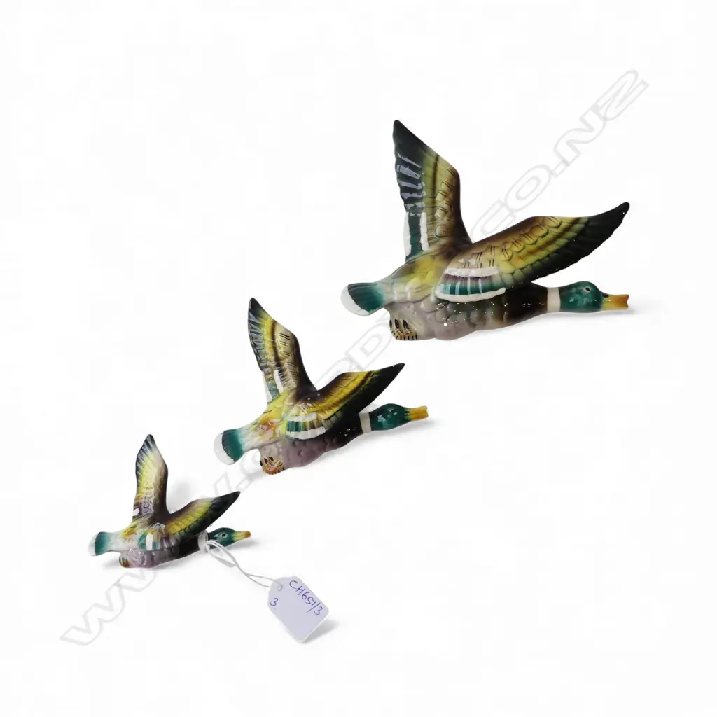 SET OF 3 FLYING WALL DUCKS 170x190mm MIDDLE w. NECK REPAIRED Image 1++