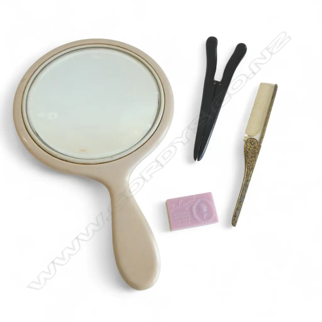 IVORINE 'BONE' VANITY MIRROR, COMB, GLOVE STRETCHER & 'THE LAUREL' SAFETY RAZOR Image 1++