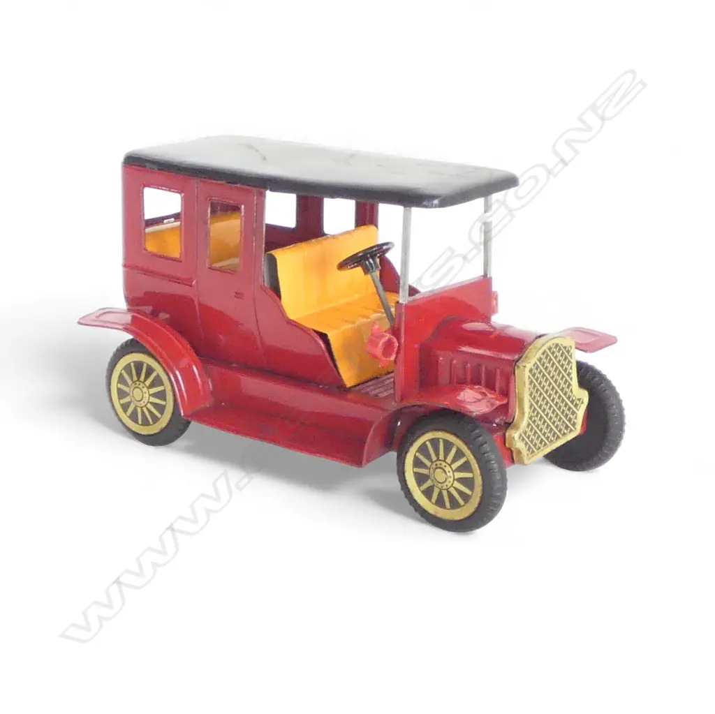 VINTAGE JAPANESE TIN PLATE TOY CAR c.1960s Image 1++