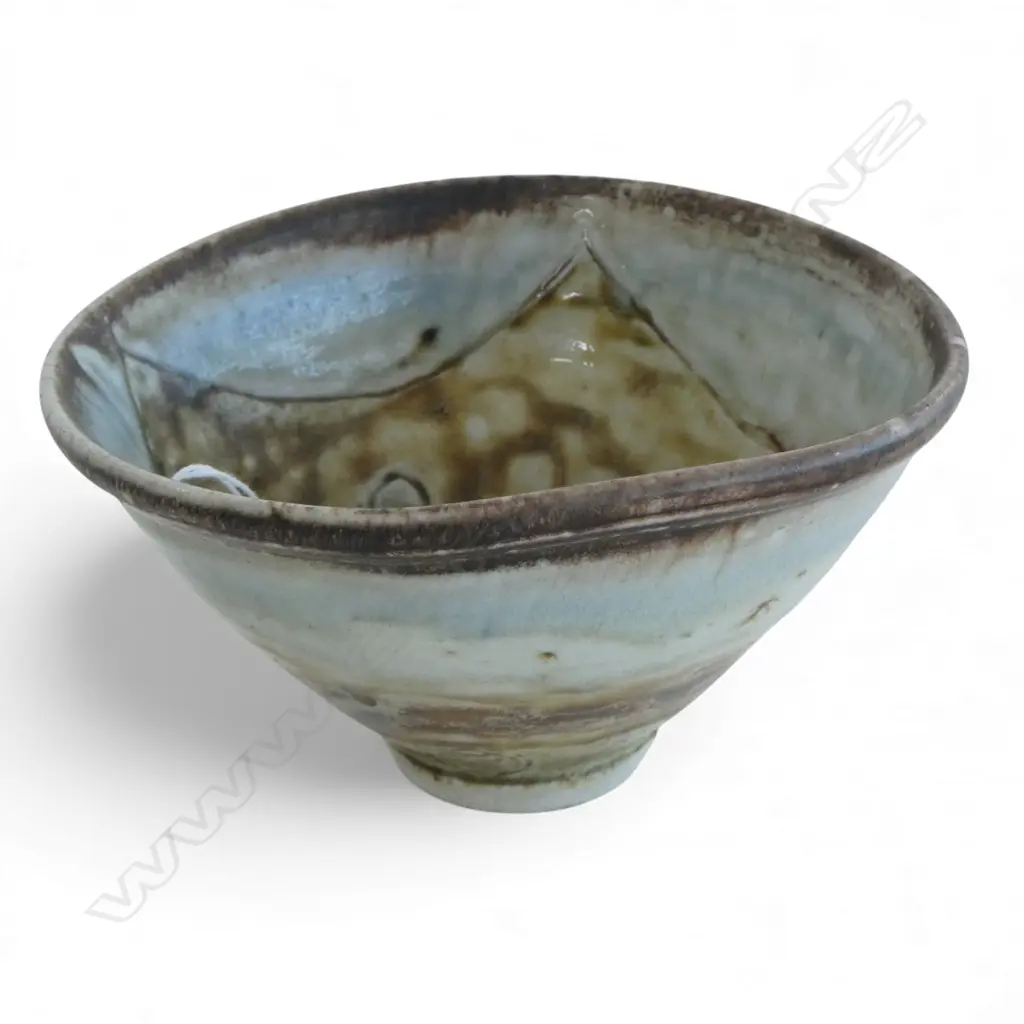 DENIS O'CONNOR N.Z. STUDIO POTTERY BOWL pale blue/green glaze, wide brown band glazed rim Dia.200mm Image 1++