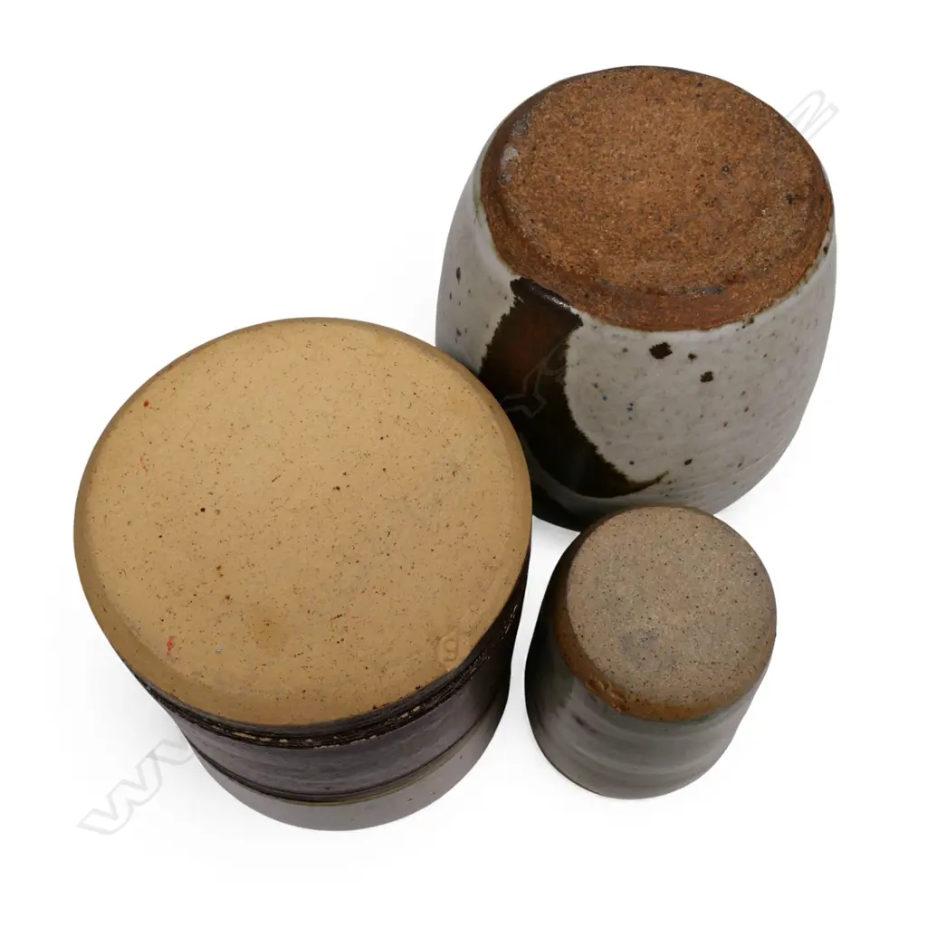 3 NZ STONEWARE PIECES: BRICKELL (lid absent), STITCHBURY & poss. HELEN MASON, Tallest: H.113mm Image 1++
