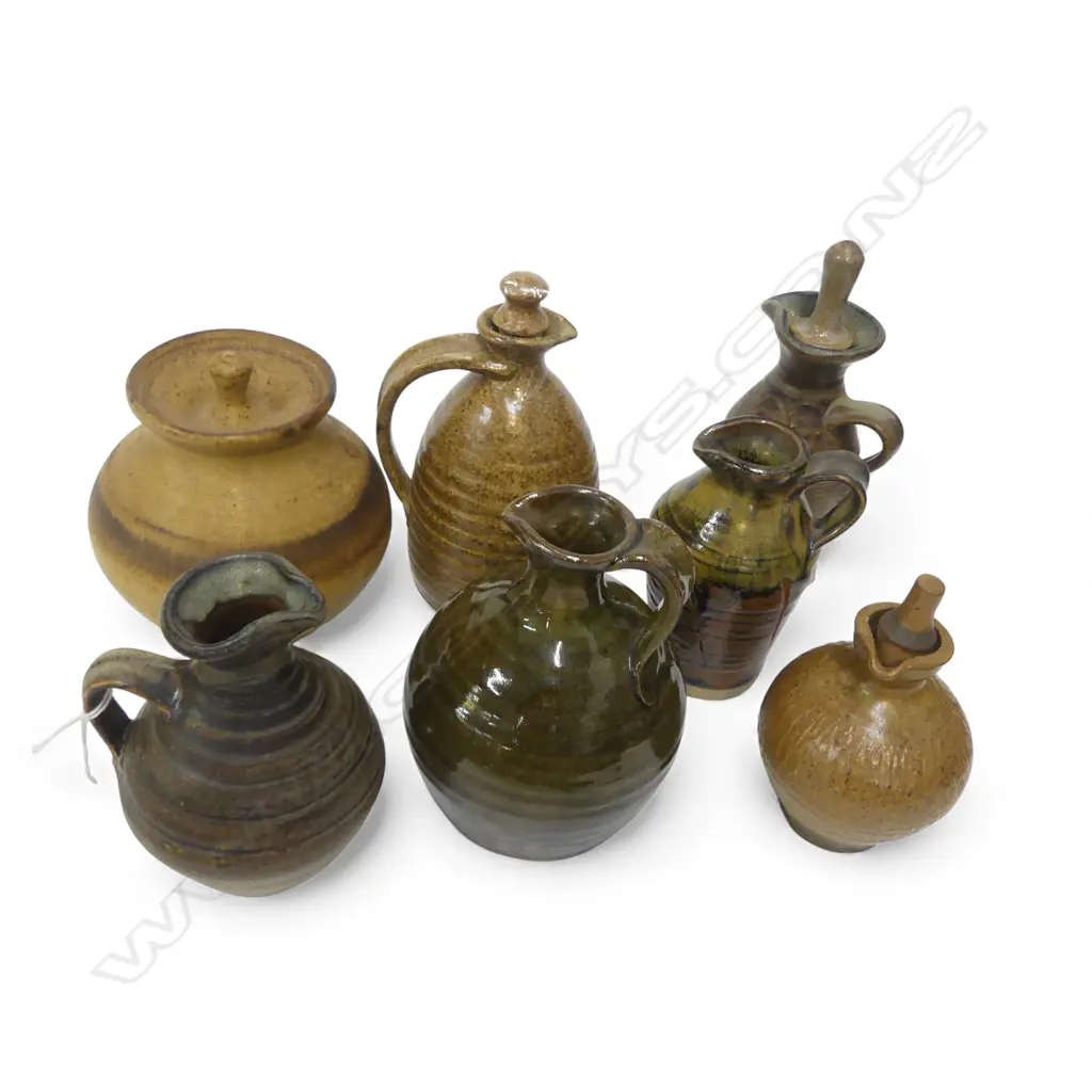 7 SML NZ STUDIO POTTERY PIECES Image 1++