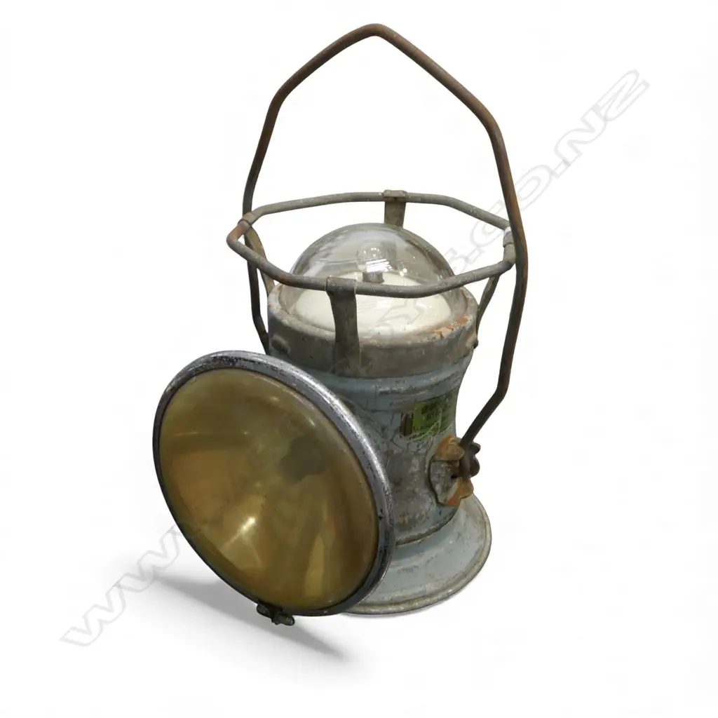  VINTAGE 'SENTINEL' ELECTRIC LANTERN Image 1++