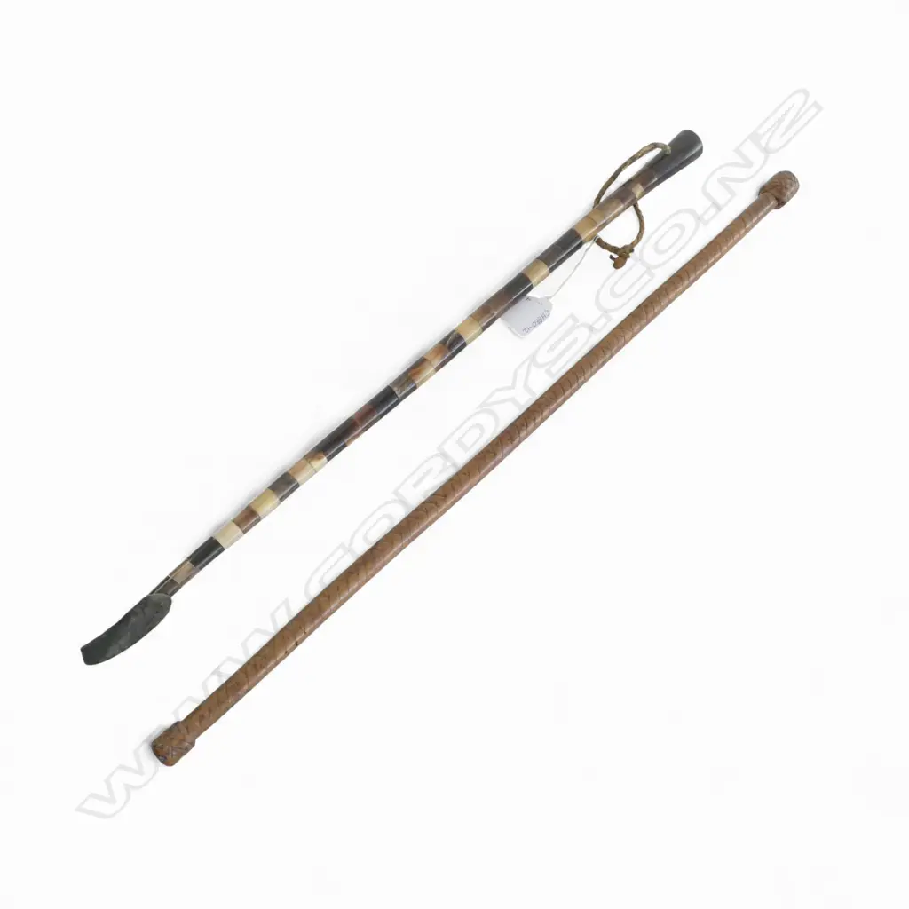 2 VINTAGE RIDING CROPS; WRAPPED LEATHER & HORN L.610mm Image 1++