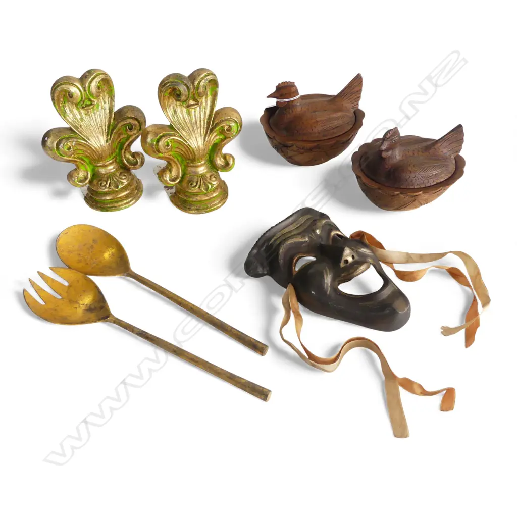 PR GOLD BOOKENDS, SALAD SERVERS, WOODEN CHICKENS, BRONZE MASK H.170mm Image 1++