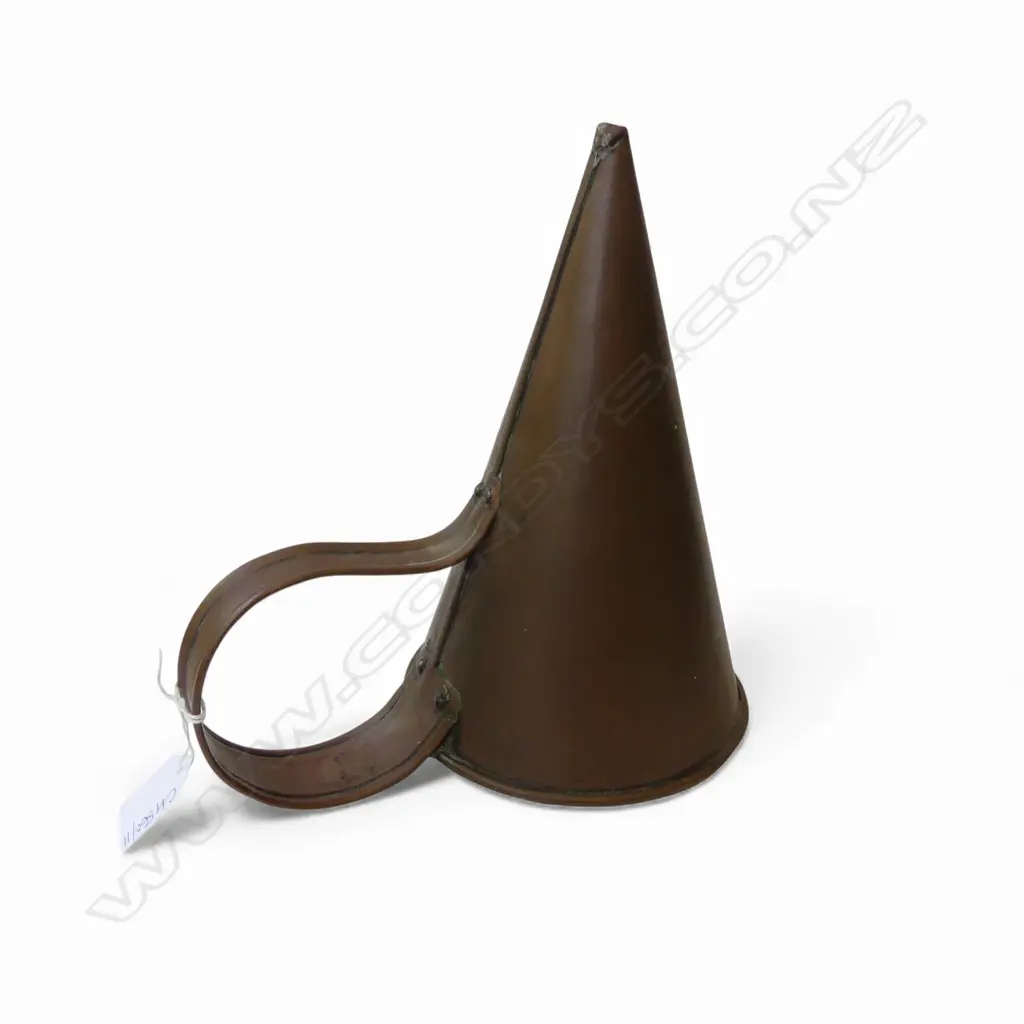 COPPER HANDLED CONE H.210mm Image 1++