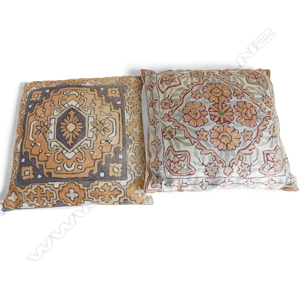 2 HAND EMBROIDED CUSHIONS L370MM Image 1++