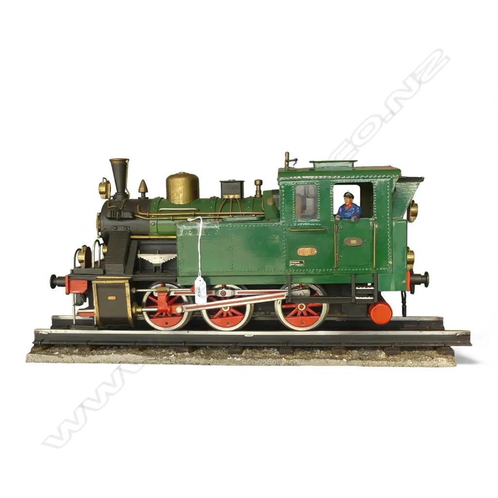 A VINTAGE MODEL STEAM TRAIN WITH TRACKS - 480mm (L) of train Image 1++