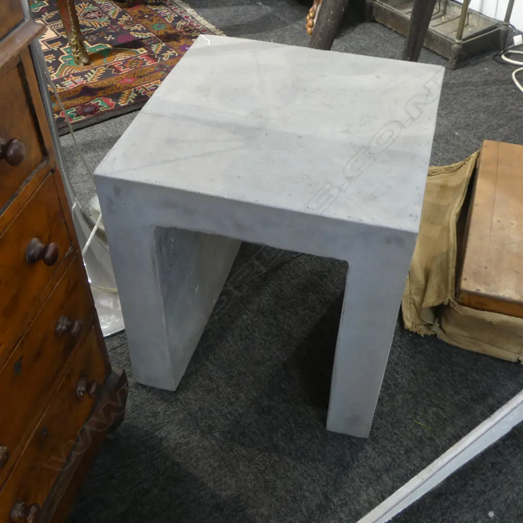 CONCRETE LOOK SIDE TABLE / STOOL 400x400x450mm Image 1++