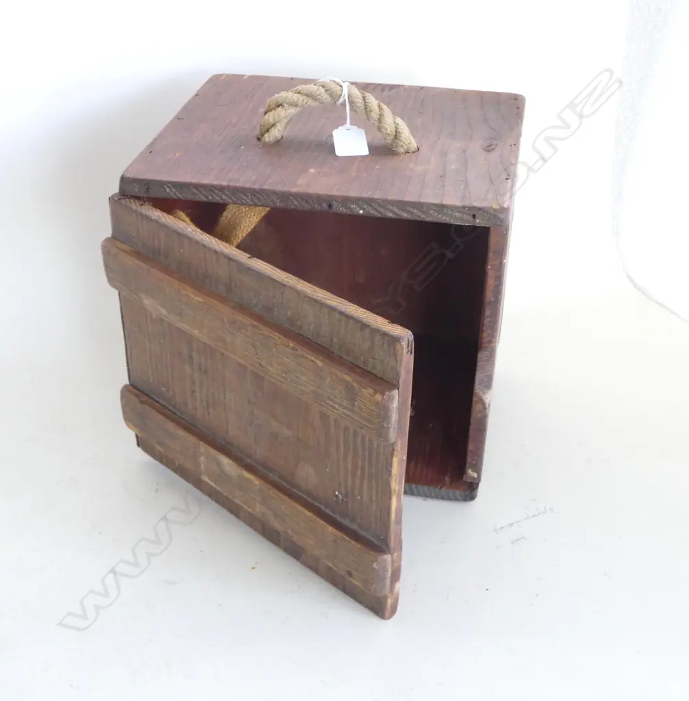 WOODEN CUBE BOX W.285mm Image 1++
