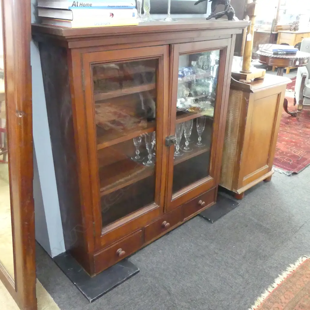 ANTIQUE GLAZED CABINET 1105x310x1170mm Image 1++