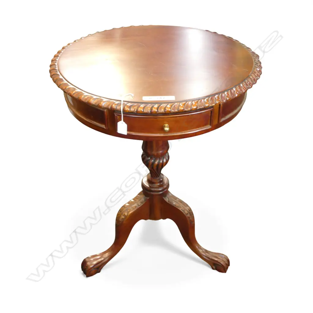 MAHOGANY SIDE TABLE H.760mm, 610mm dia Image 1++