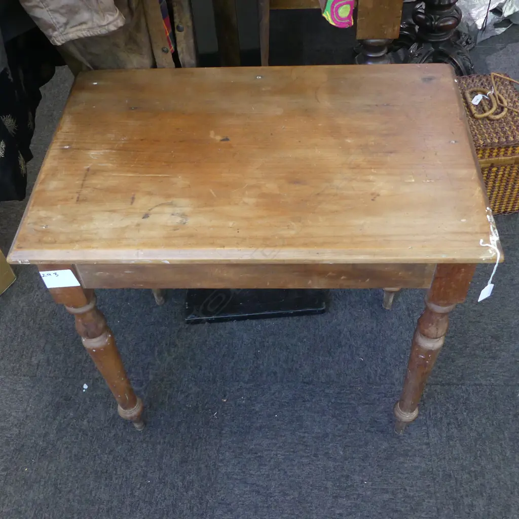 ANTIQUE TABLE 760x490x735mm Image 1++