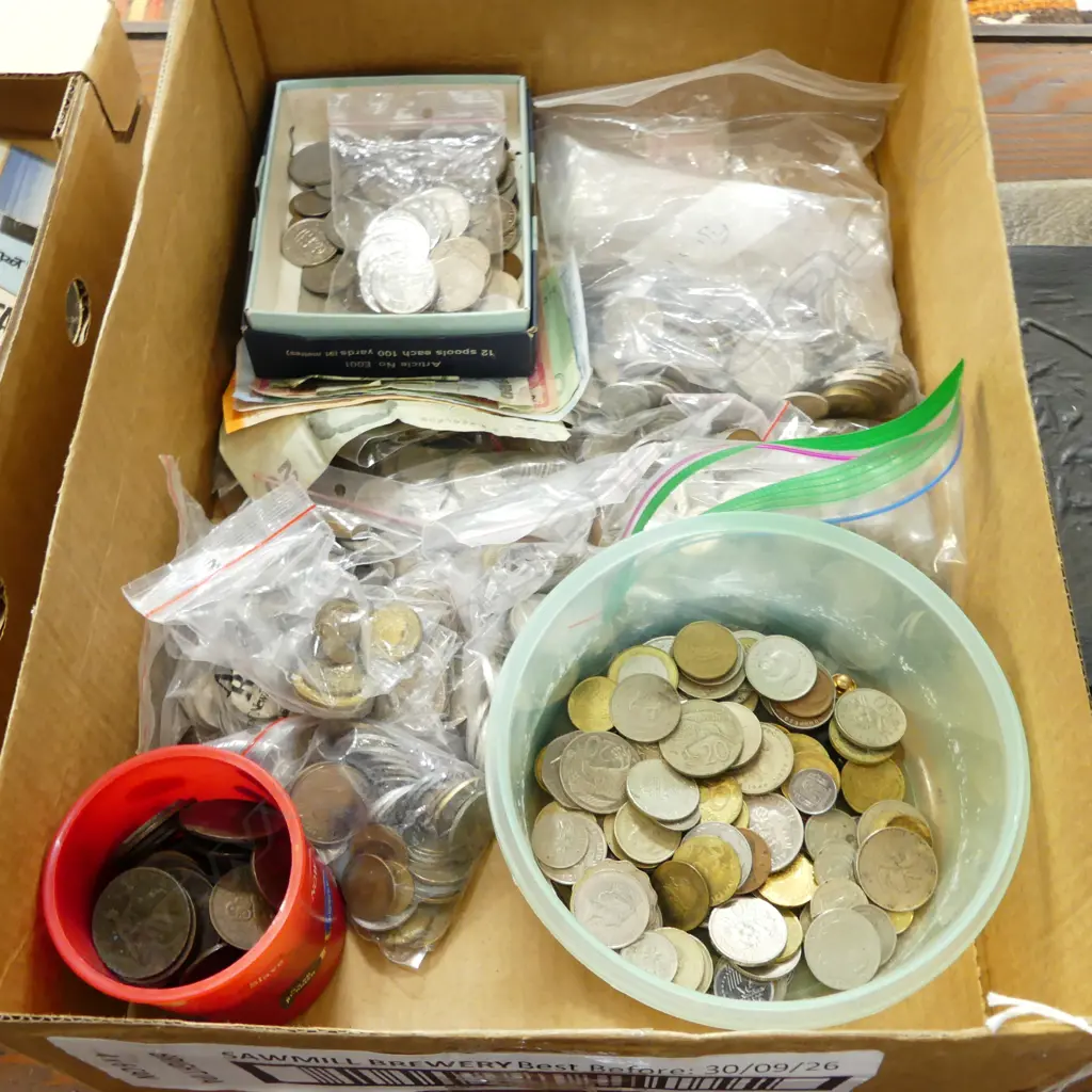 ASST. WORLD COINS & BANK NOTES Image 1++