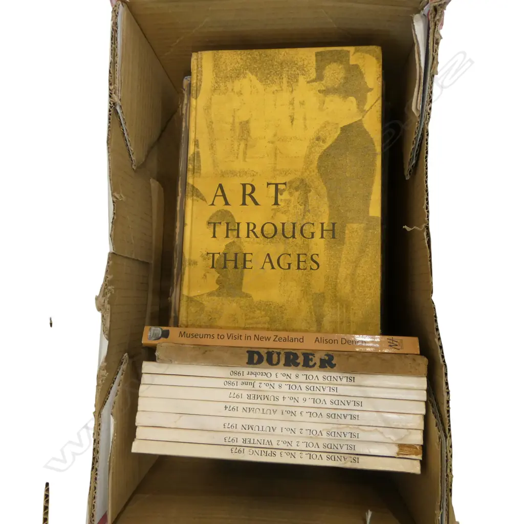 ASST. ART HISTORY BOOKS, 7 VOLS 'ILANDS' 1970-80, 1948 ARTS YEAR BOOK & 4 TENNIS BOOKS Image 1++