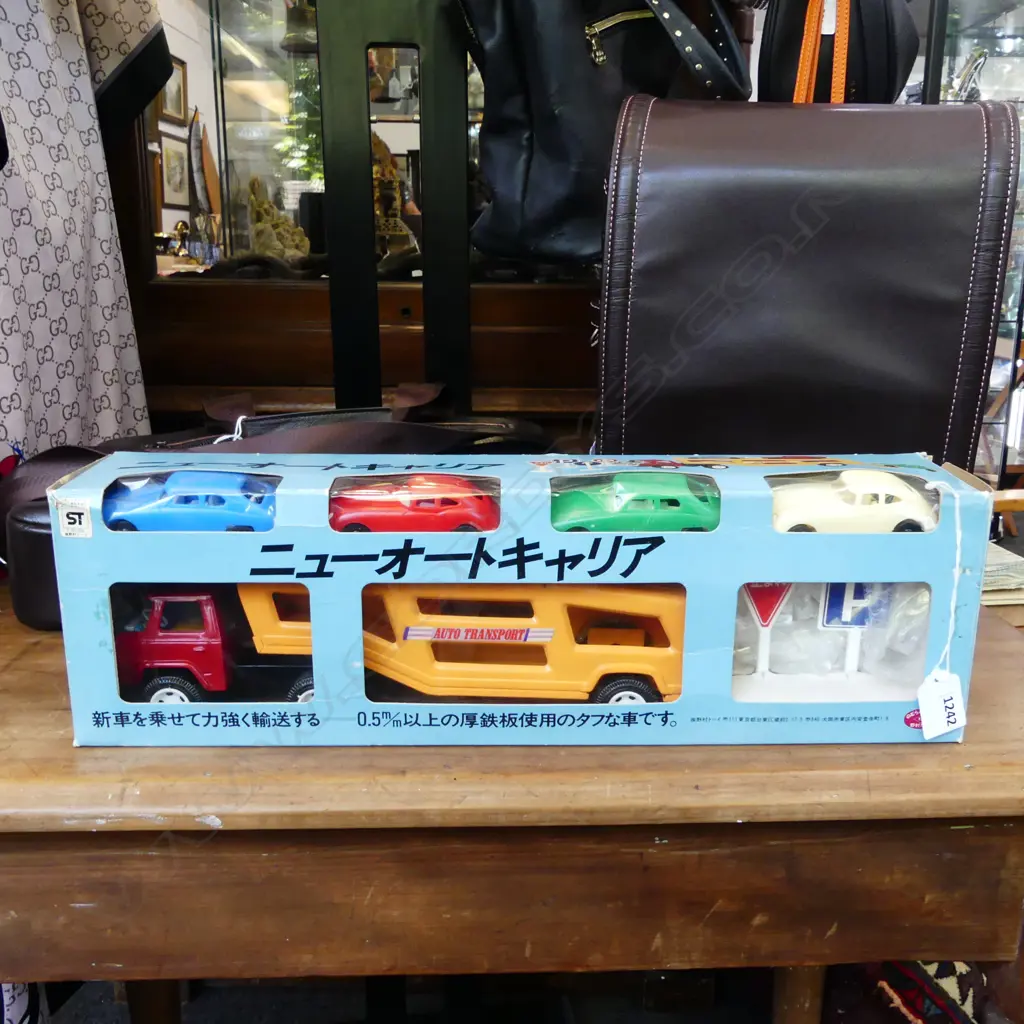 VINTAGE BOXED JAPANESE TONKA SET Image 1++