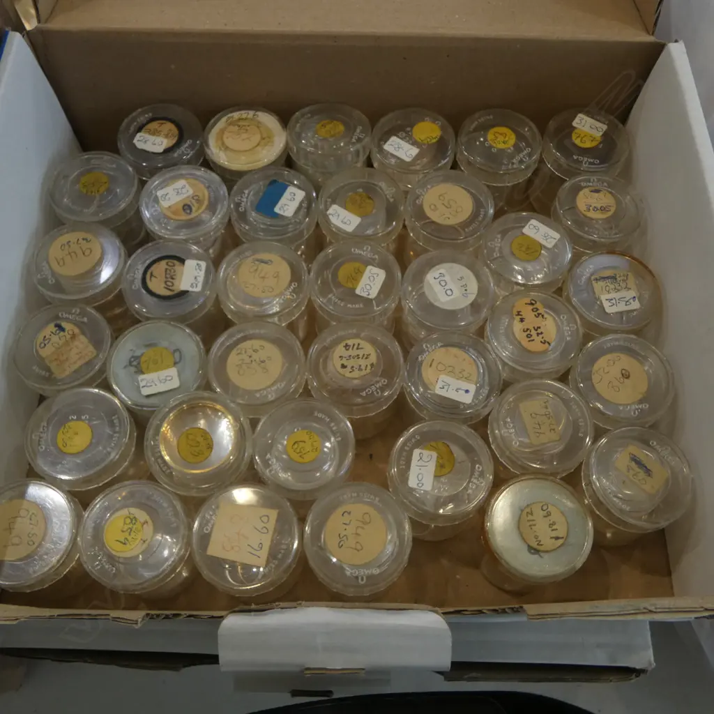 BOX OF WATCH FACES VARIOUS SIZES Image 1++