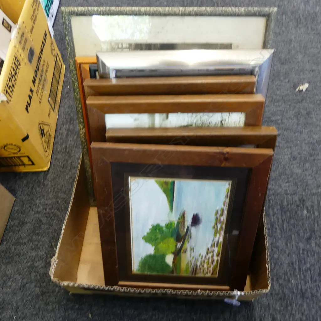 ASST. FRAMED PHOTOGRAPHS, MIRROR & WATERCOLOUR Image 1++