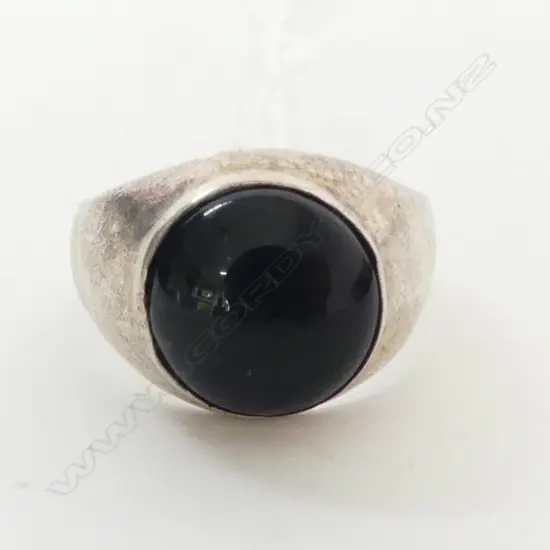 STG SILVER & ONYX RING size S