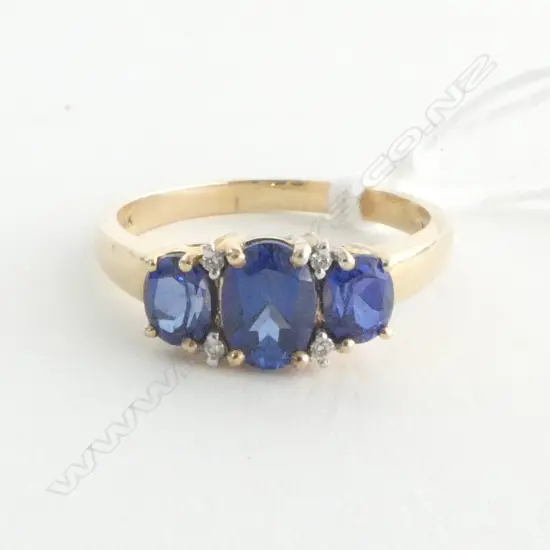 10ct 3 BLUE STONE & DIAMOND RING 3.2gms SIZE S