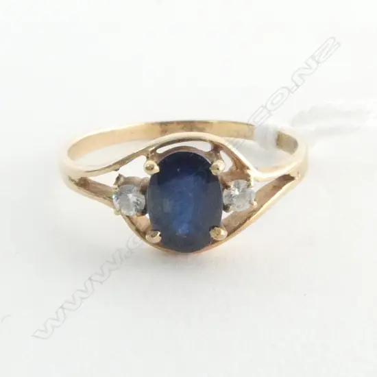 9ct Y/GOLD SAPPHIRE & WHITE STONE RING 1.84gms SIZE Q