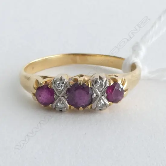 18ct Y/GOLD VINTAGE RUBY & DIAMOND RING 3.16gms SIZE O
