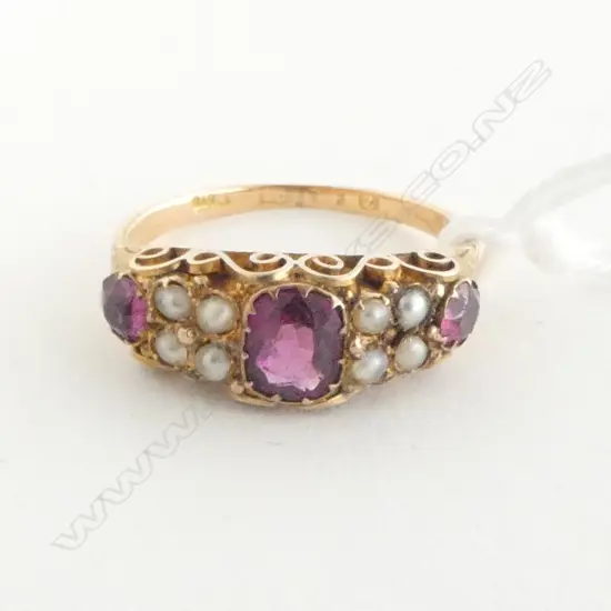 ANTIQUE 15ct GOLD ALMADINE GARNET & SEED PEARL RING 2.25gms SIZE N