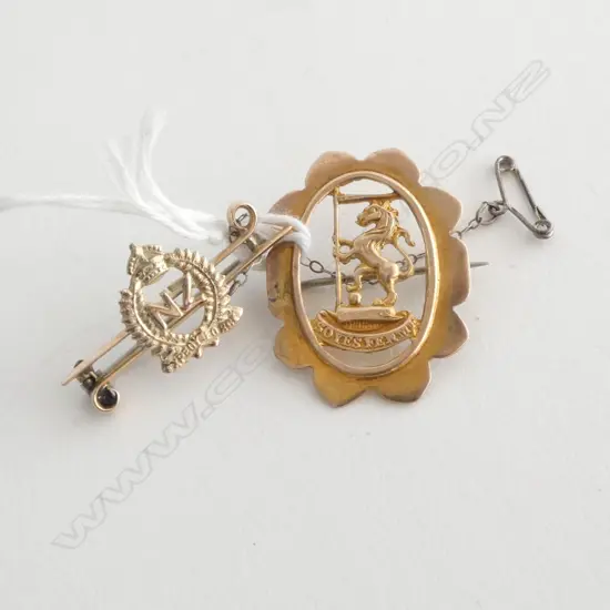 9ct GOLD SWEET HEART BADGE 3.64gms & EXPEDYFORCE BADGE