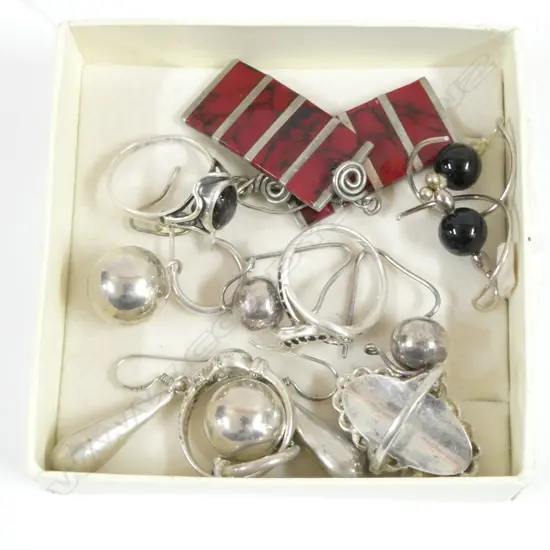 5 PRS SILVER EARRINGS + 4 RINGS