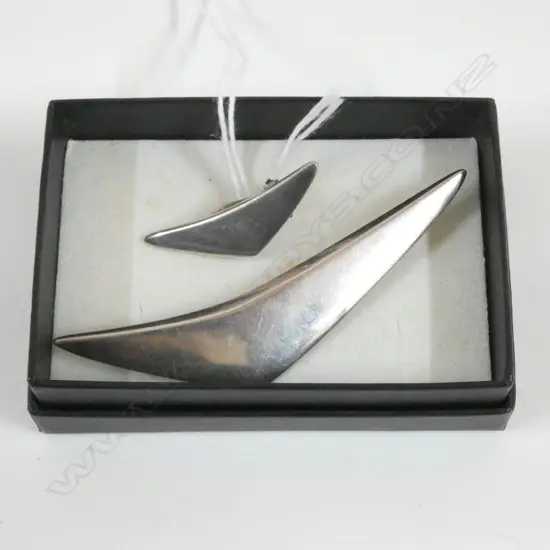 HANS HANSEN DENMARK STG SILVER BROOCH W.80mm & SINGLE EARRING 15.6grms