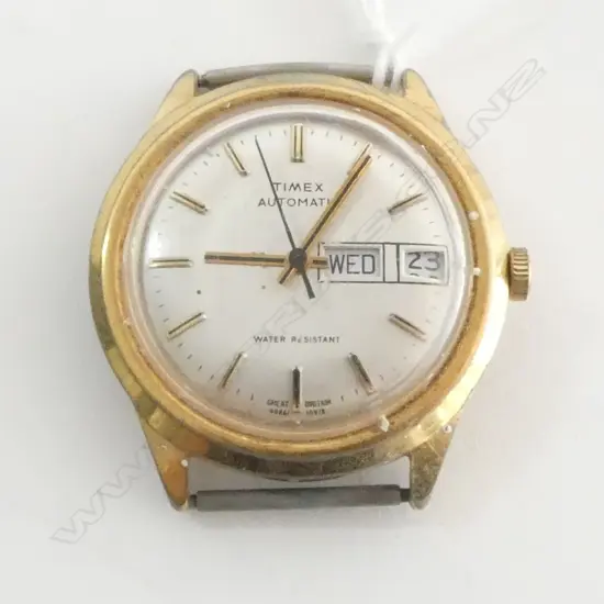 1970's TIMEX GENT'S AUTOMATIC gold plate WRIST WATCH water resistant. Running