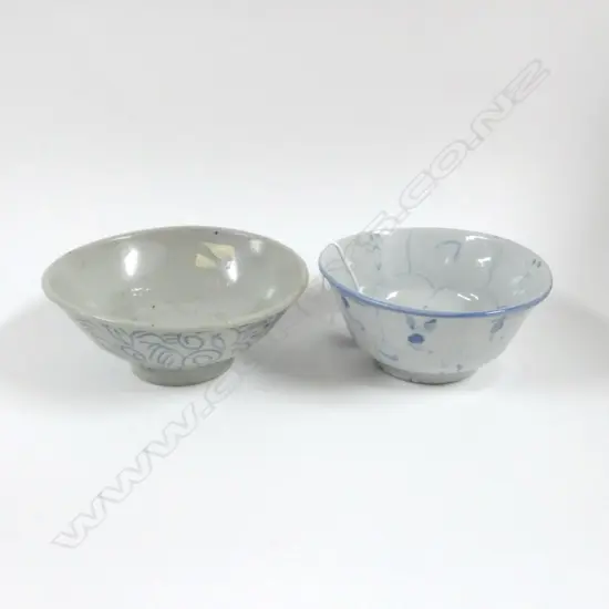2 SMALL CHINESE B/W BOWLS; LARGEST Dia.145mm