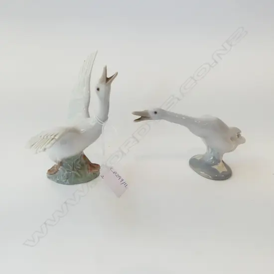 2 LLADRO GEESE H.140mm