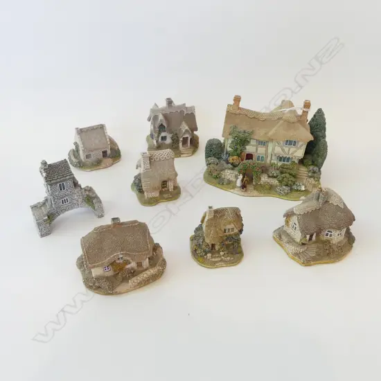 8 LILLIPUT LANE MINIATURES; LARGEST W.150 H.110mm