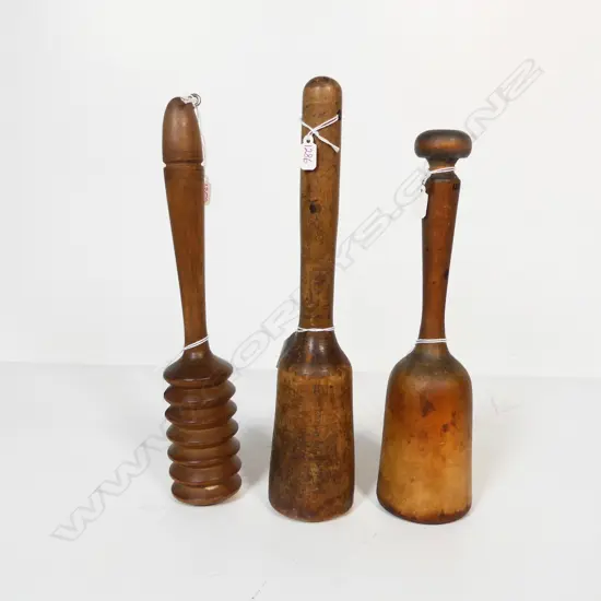 1287/1286/1358 3 VINTAGE HAND HELD MEAT TENDERIZERS L300MM