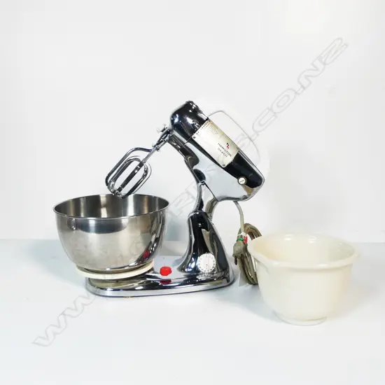 2597 VINTAGE CHROME HAMILTON BEACH COMBINATION FOOD MIXER