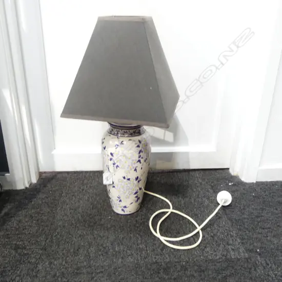 HAND PAINTED PORTUGESE TABLE LAMP H.530mm