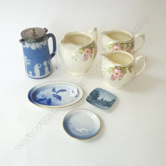 3 COPENHAGEN DISHES W.160mm, WEDGWOOD JUG & 3 GRADUATED 'SWEET BRIAR' JUGS (7)